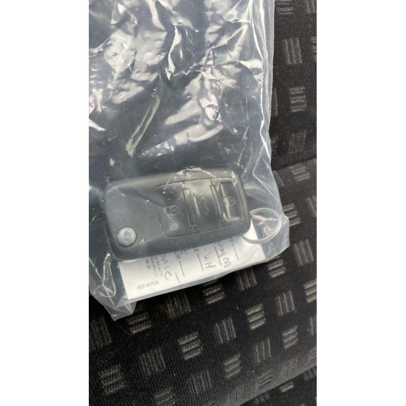 Calandre VOLKSWAGEN PASSAT 4 Photo n°6