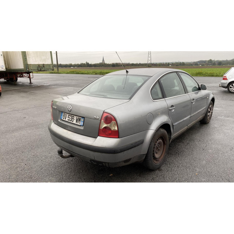 Calandre VOLKSWAGEN PASSAT 4 Photo n°7