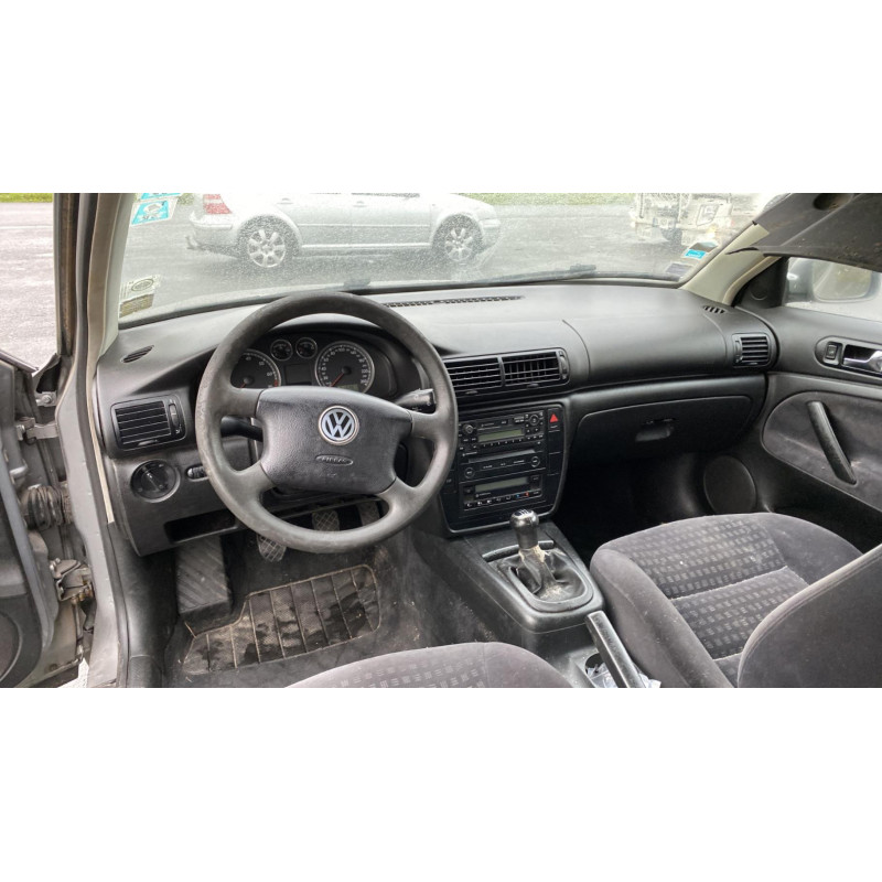 Calandre VOLKSWAGEN PASSAT 4 Photo n°10