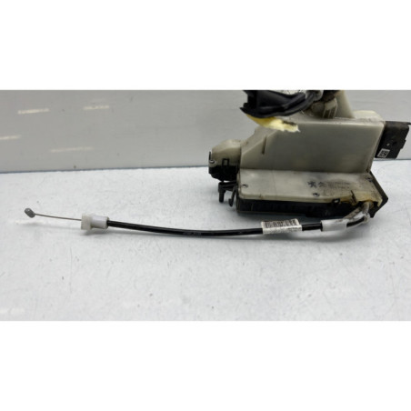 Serrure arriere droit PEUGEOT 208 1