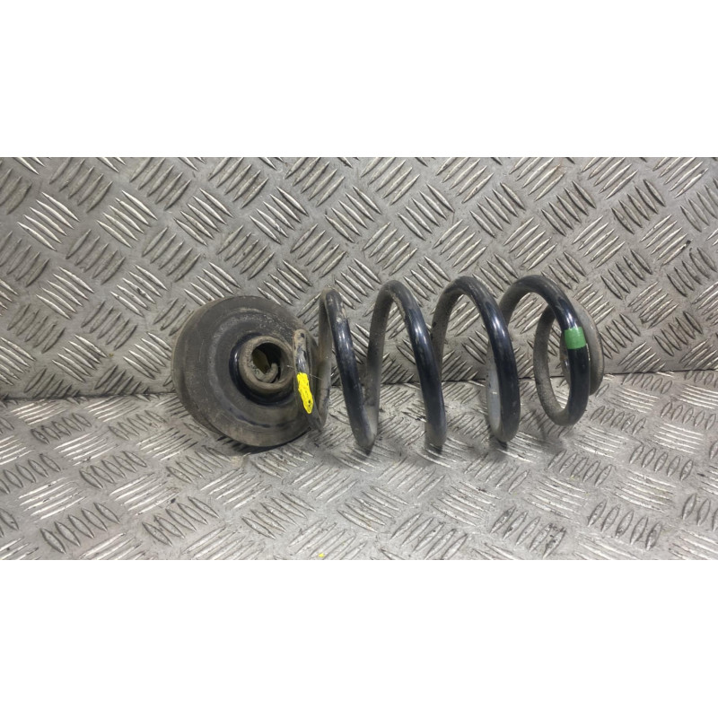 Ressort de suspension arriere gauche RENAULT CLIO 2 CAMPUS Photo n°1
