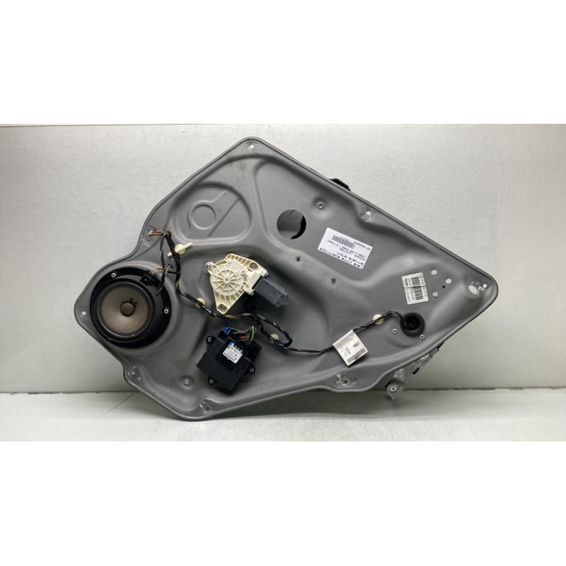 Leve vitre electrique arriere droit MERCEDES CLASSE B 245 Photo n°1