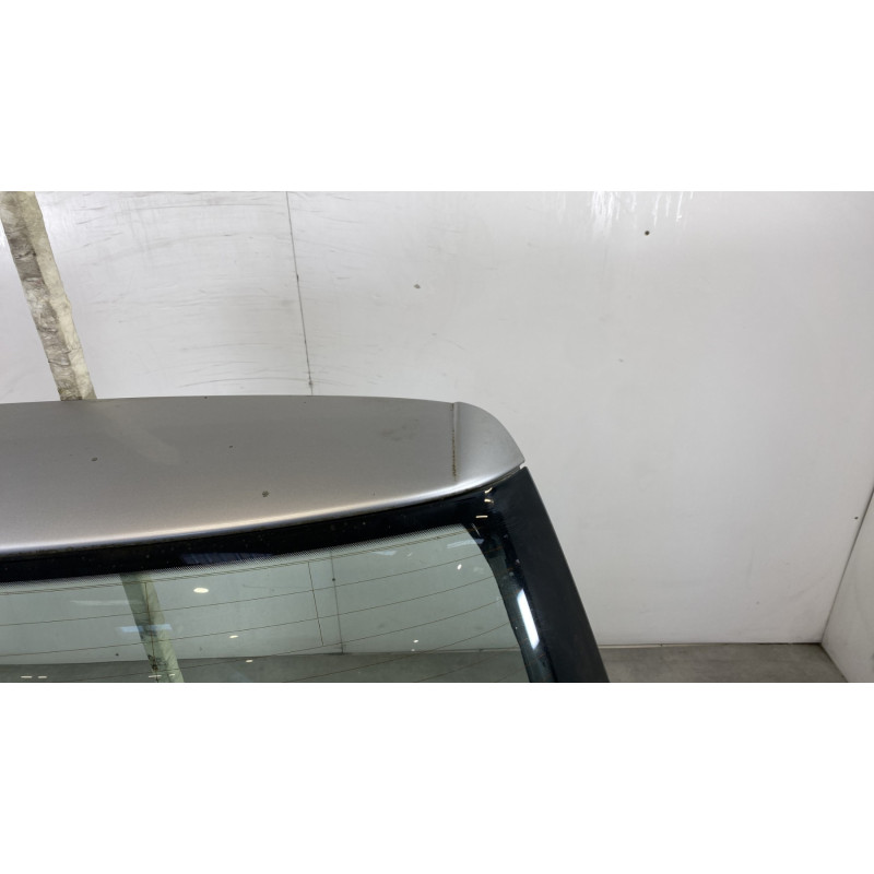 Malle/Hayon arriere VOLKSWAGEN GOLF 5 Photo n°4