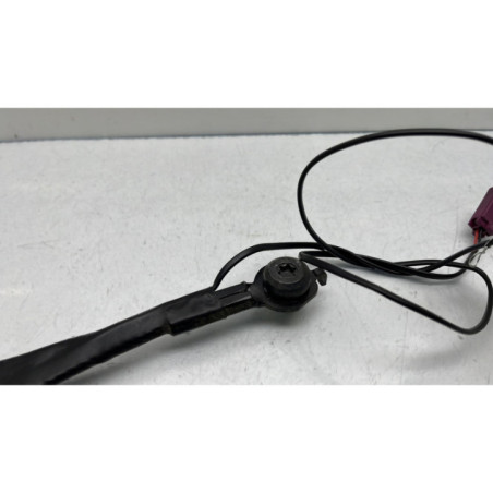 Attache ceinture avant gauche FORD FIESTA 6