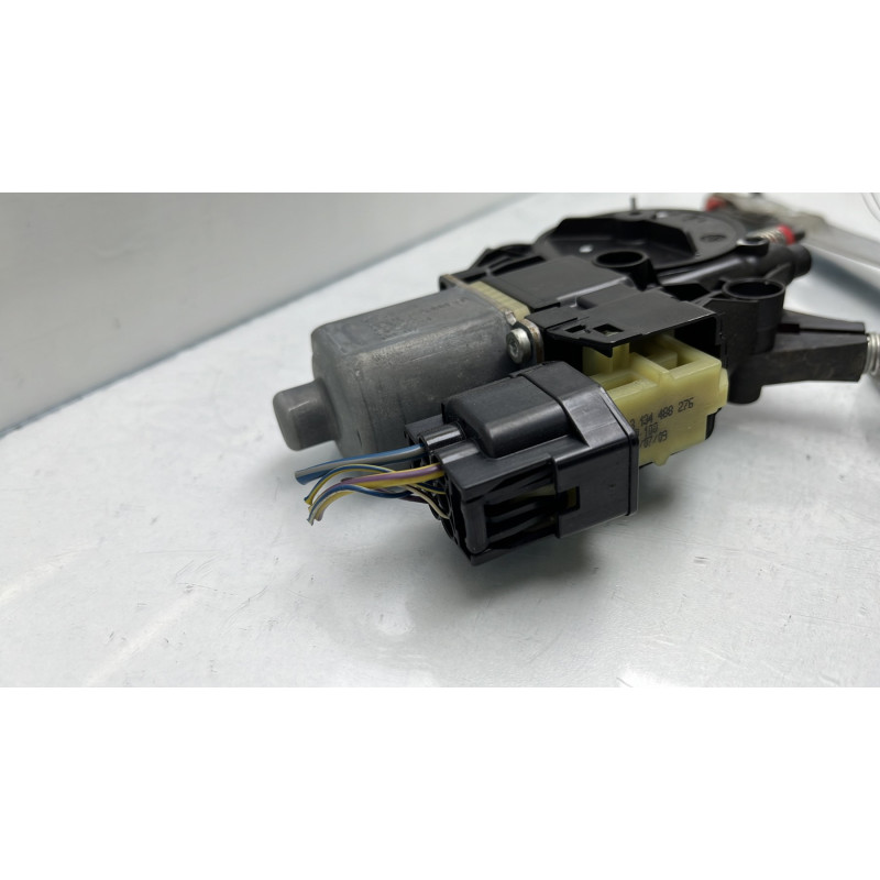 Leve vitre electrique avant gauche FORD FIESTA 6 Photo n°4