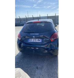 Attache ceinture avant gauche PEUGEOT 208 1