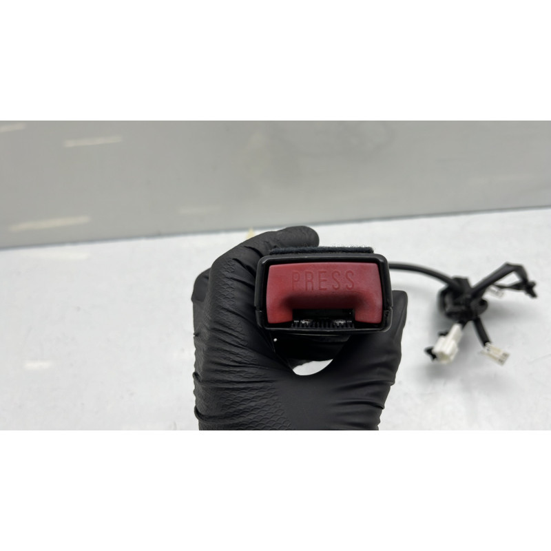 Attache ceinture avant droit NISSAN JUKE 1 Photo n°4