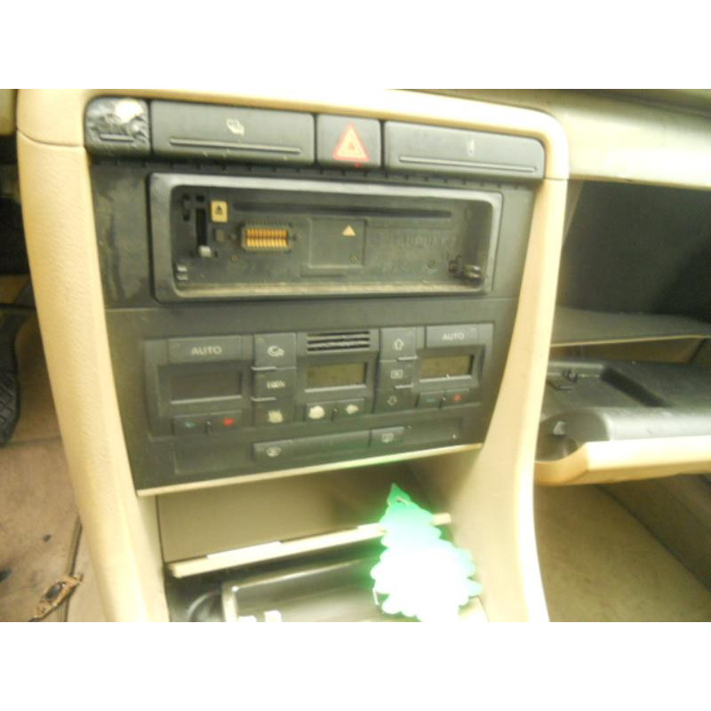 Leve vitre mecanique arriere droit AUDI A4 2 Photo n°10