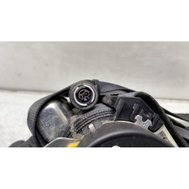 Pretensionneur de ceinture avant gauche VOLKSWAGEN GOLF 6 Photo n°1