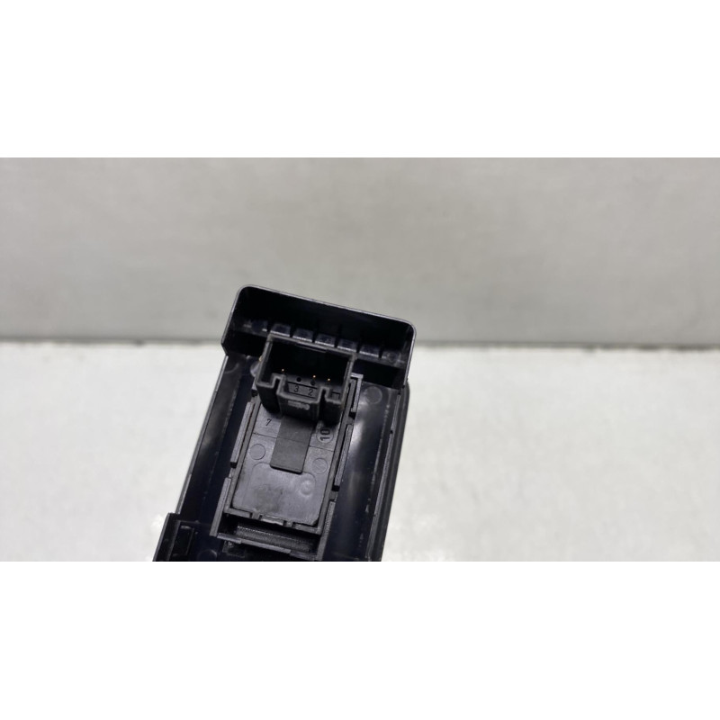 Interrupteur de leve vitre avant droit VOLKSWAGEN GOLF 6 Photo n°3