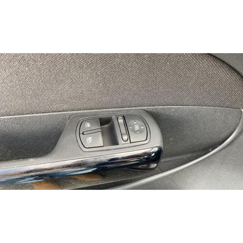 Feu arriere principal droit (feux) OPEL CORSA D Photo n°5