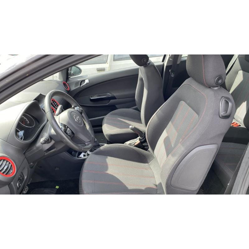 Feu arriere principal droit (feux) OPEL CORSA D Photo n°16