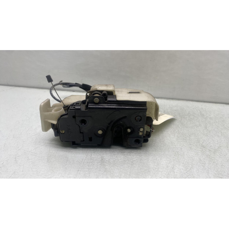 Serrure avant droit VOLKSWAGEN PASSAT 4 Photo n°3