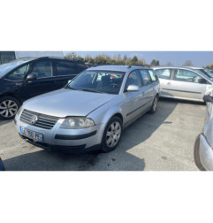 Serrure avant droit VOLKSWAGEN PASSAT 4