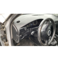 Serrure avant droit VOLKSWAGEN PASSAT 4
