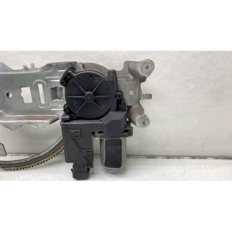 Leve vitre electrique avant gauche OPEL CORSA C Photo n°4