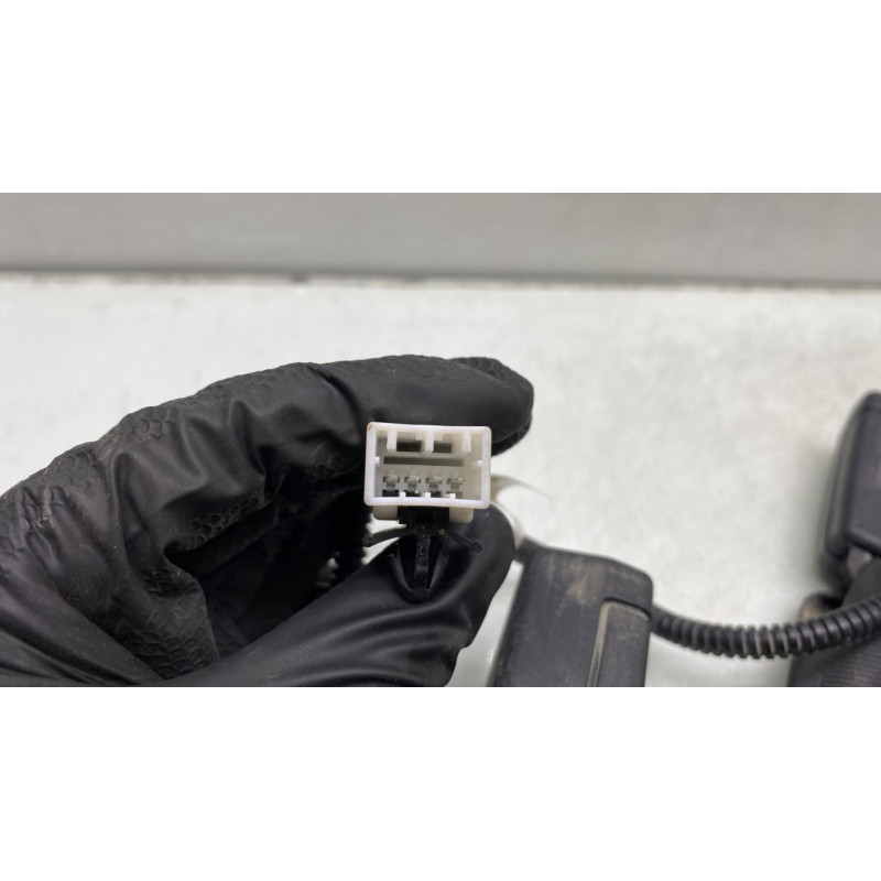 Attache ceinture arriere droit KIA PICANTO 3 Photo n°1