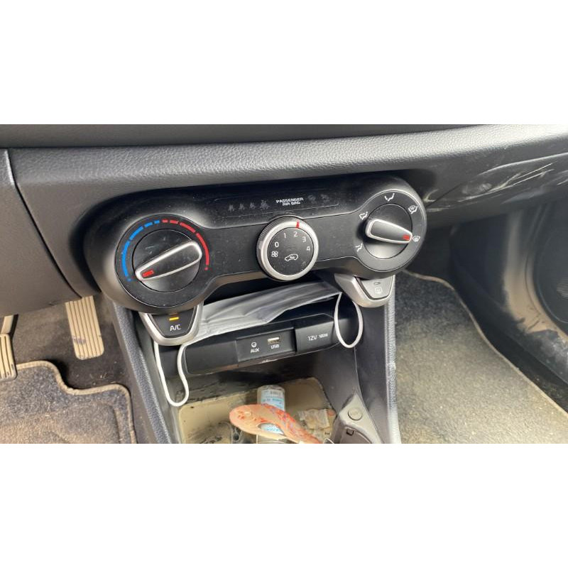 Interrupteur de leve vitre avant droit KIA PICANTO 3 Photo n°5