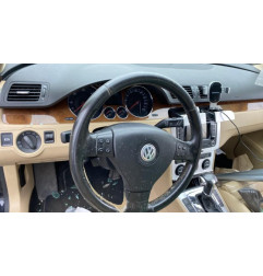 Pare boue avant gauche VOLKSWAGEN PASSAT 5