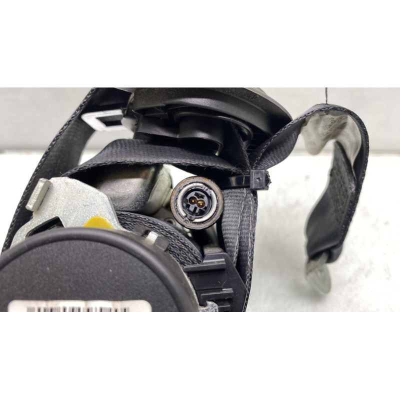 Pretensionneur de ceinture avant droit VOLKSWAGEN GOLF 6 Photo n°3