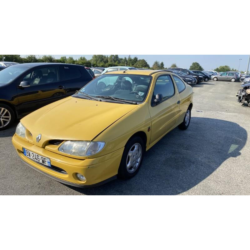 Poignee porte avant gauche RENAULT MEGANE 1 Photo n°7