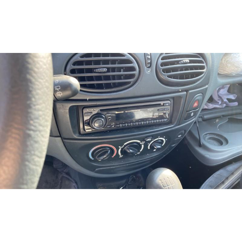 Poignee porte avant gauche RENAULT MEGANE 1 Photo n°8