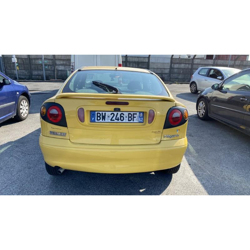 Poignee porte avant gauche RENAULT MEGANE 1 Photo n°11