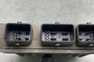 Calculateur moteur RENAULT CLIO 2
