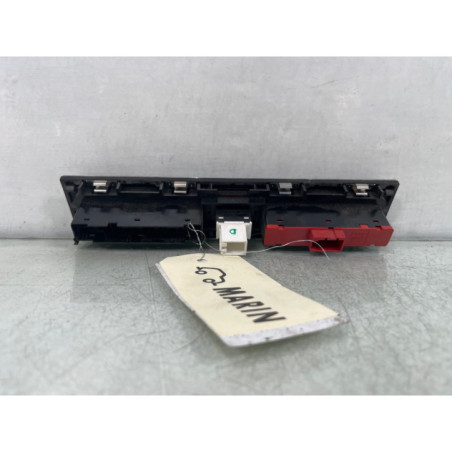 Bouton de warning AUDI A3 2