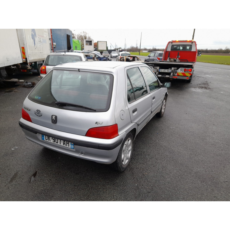 Aile avant droit PEUGEOT 106 Photo n°9