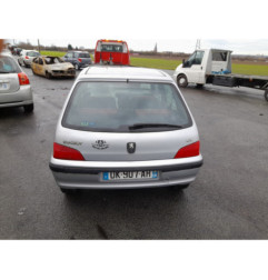 Aile avant droit PEUGEOT 106