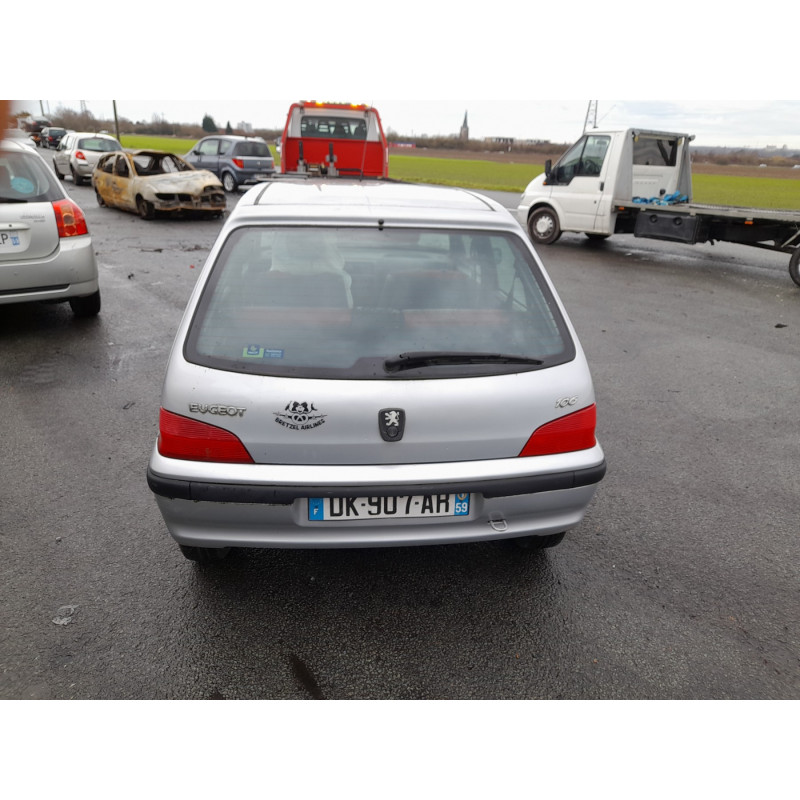 Aile avant droit PEUGEOT 106 Photo n°13