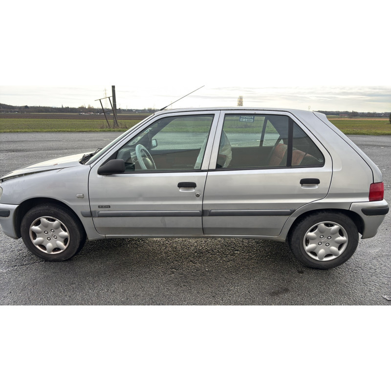 Aile avant droit PEUGEOT 106 Photo n°20