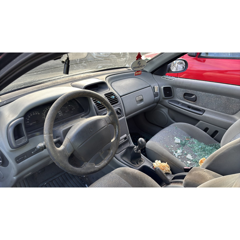 Bouton de coffre RENAULT LAGUNA 1 Photo n°18