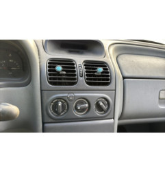 Bouton de coffre RENAULT LAGUNA 1