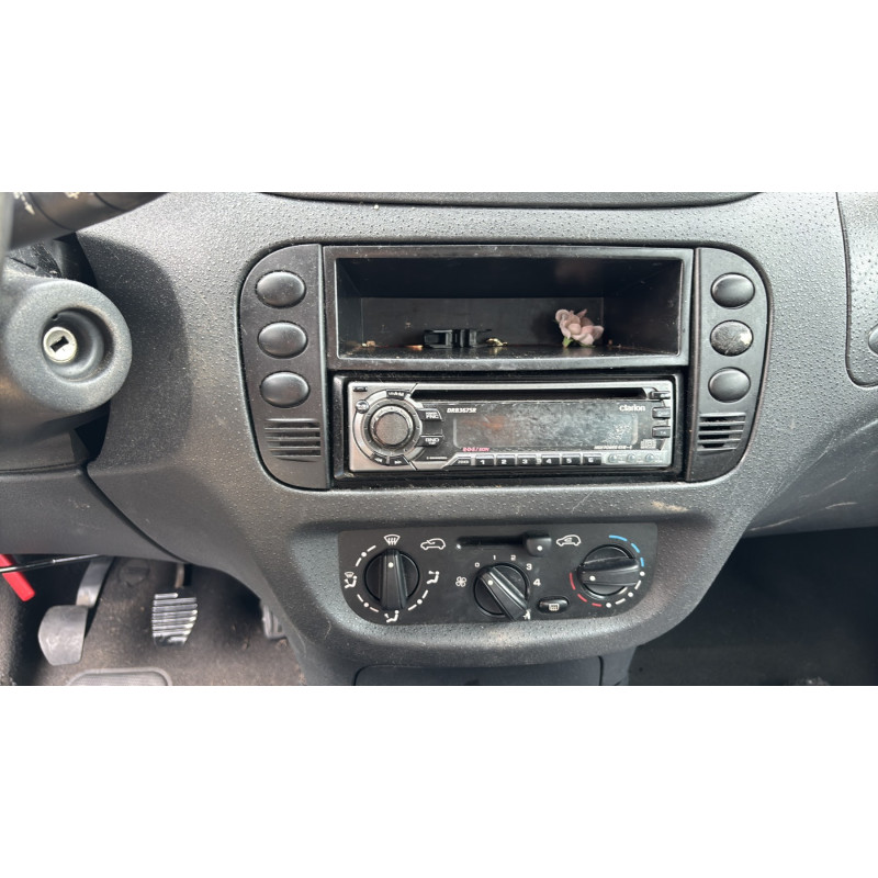Poignee porte avant droit CITROEN C2 Photo n°17