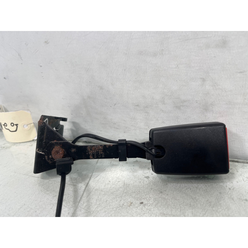 Attache ceinture arriere gauche PEUGEOT 3008 1 Photo n°3