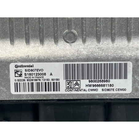 Calculateur moteur PEUGEOT 3008 1