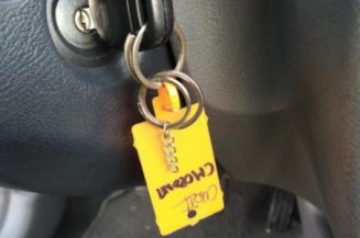 Pare boue avant gauche RENAULT CLIO 2