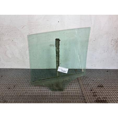 Vitre arriere droit BMW X3 E83 Photo n°1