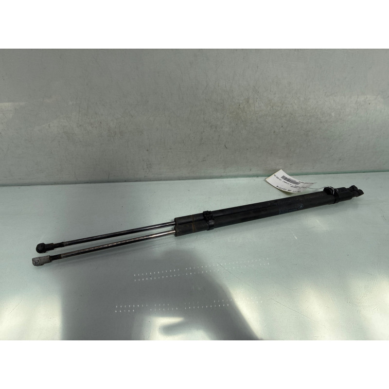 Verin de coffre BMW X3 E83 Photo n°3