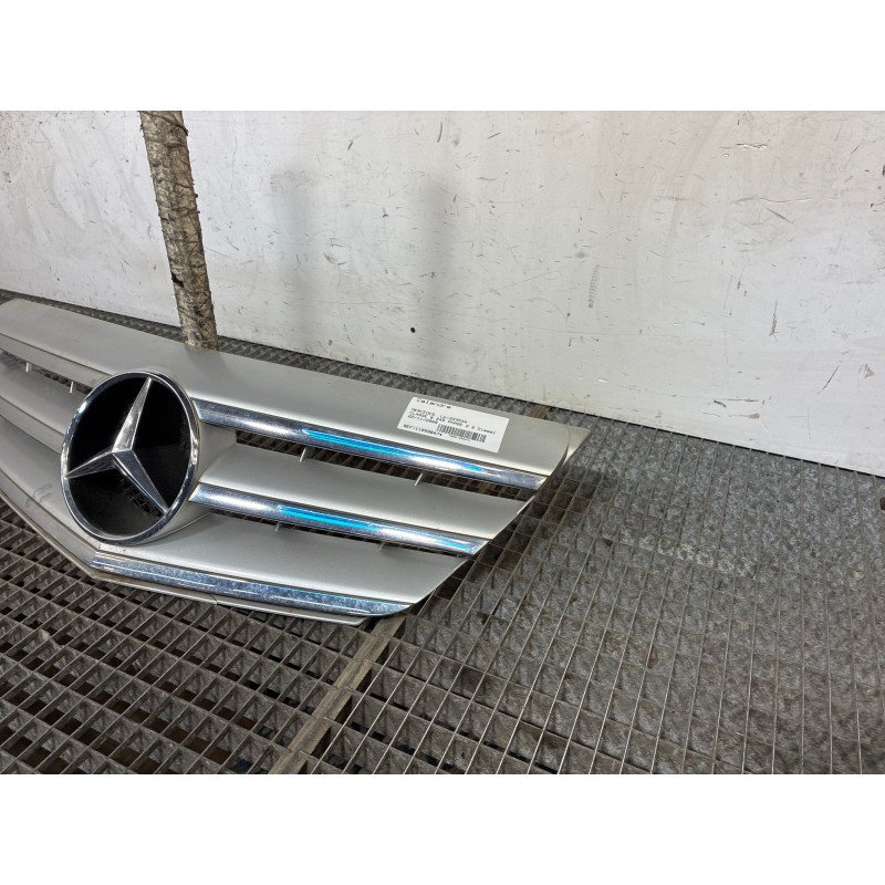 Calandre MERCEDES CLASSE B 245 Photo n°3
