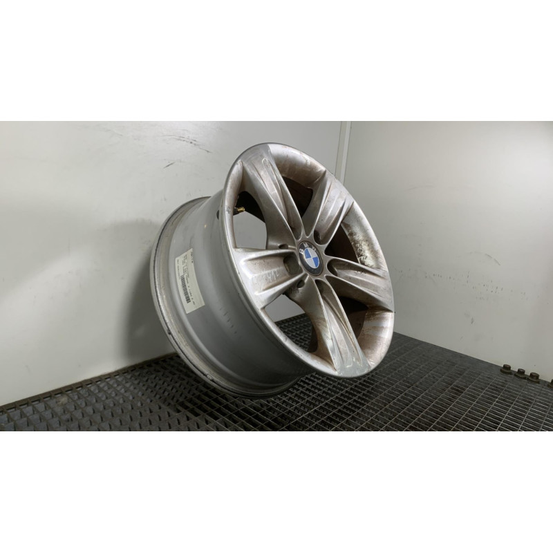 Jante BMW SERIE 1 E87 Photo n°3
