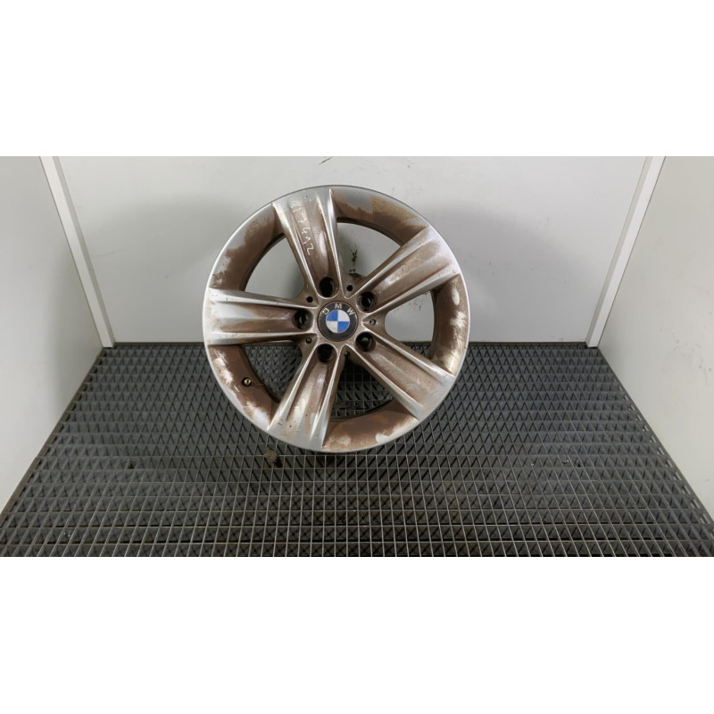 Jante BMW SERIE 1 E87 Photo n°2
