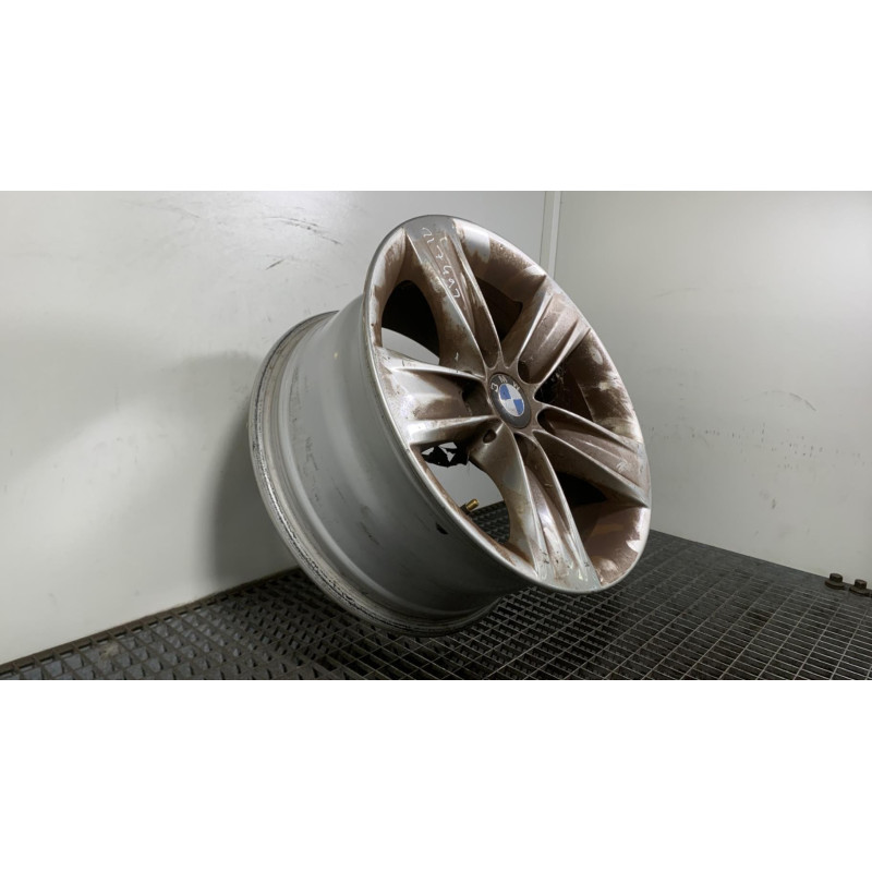 Jante BMW SERIE 1 E87 Photo n°3