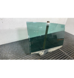 Vitre arriere droit PEUGEOT 5008 1