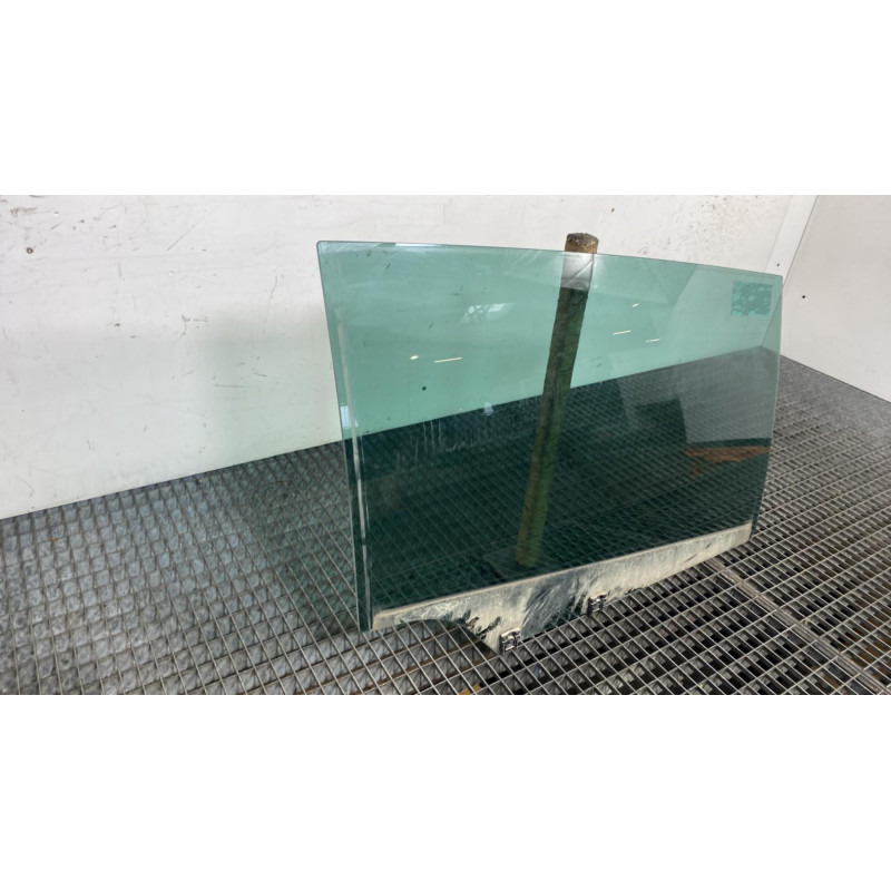 Vitre arriere droit PEUGEOT 5008 1 Photo n°5