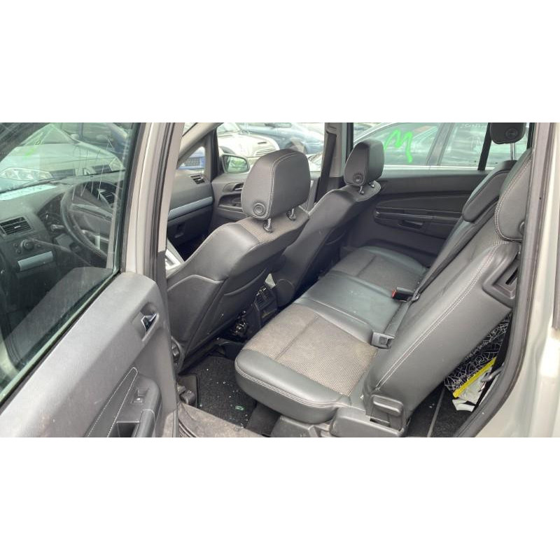 Trappe d'essence OPEL ZAFIRA B Photo n°11