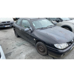 Serrure avant droit RENAULT MEGANE 1