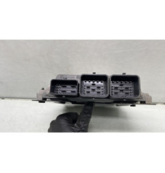 Calculateur moteur PEUGEOT 5008 1 Photo n°1
